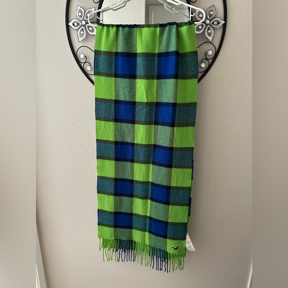💜Hollister Scarf - Picture 3 of 4